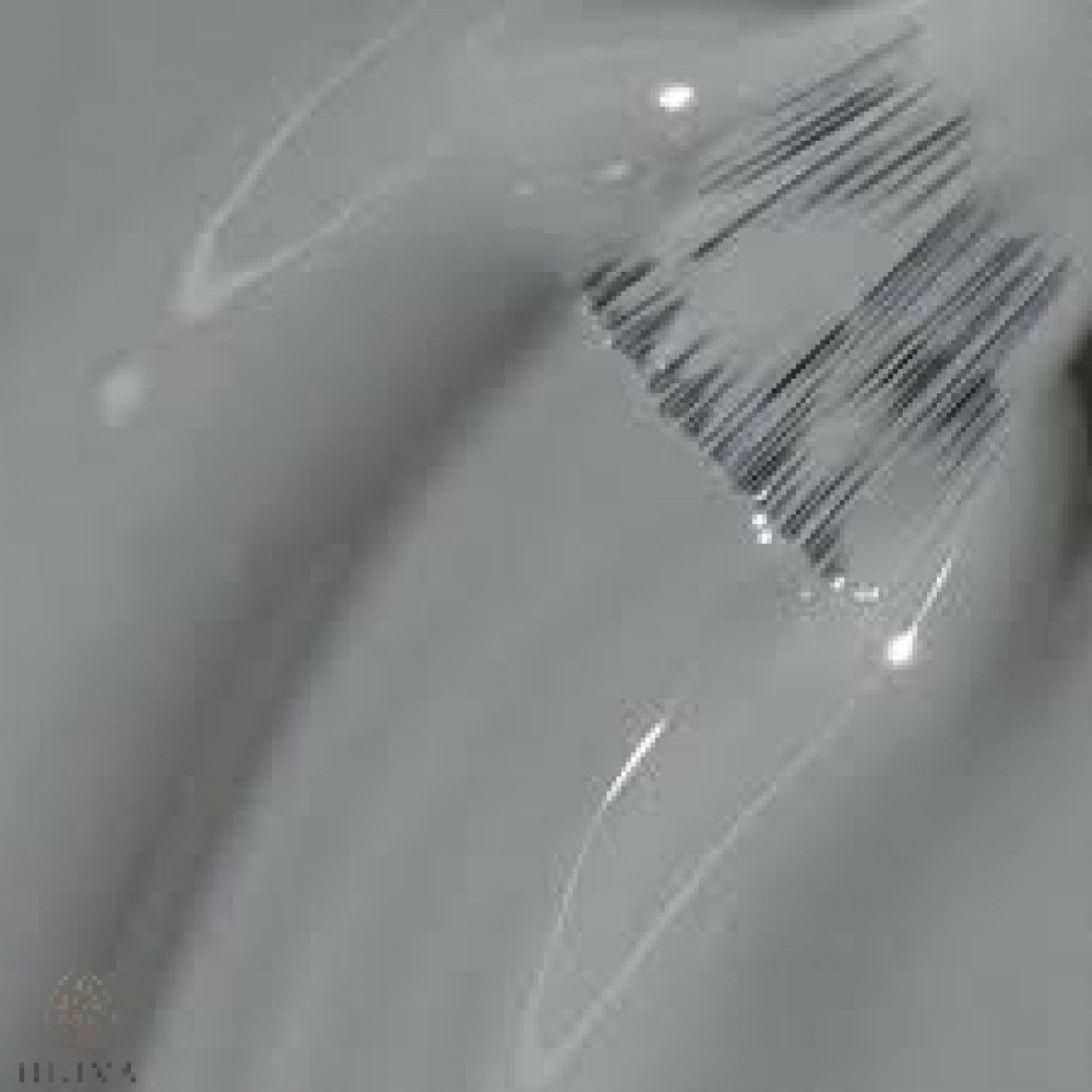 Opi Lak Za Nokte Suzi Talks With Her Hands